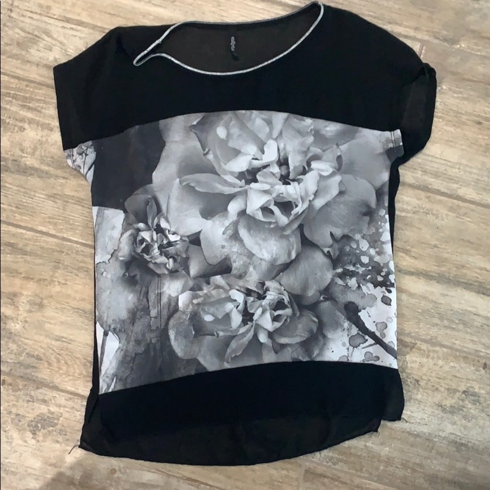 B&W rose top